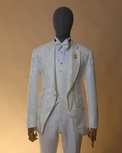 An ivory white, knitted, root floral jacquard notch lapel suit.