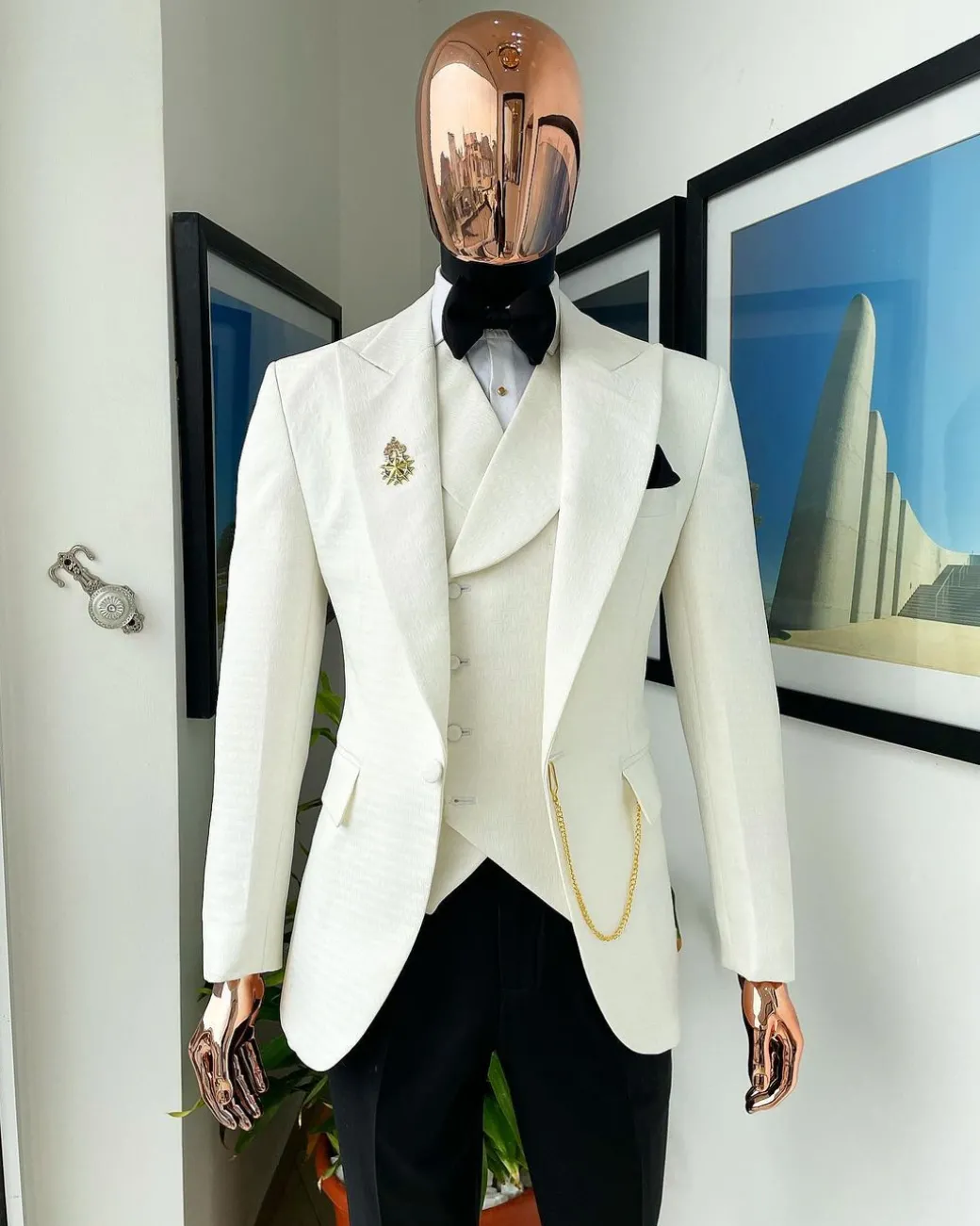 An Ivory White, Peak Lapel Seamless Geometric Patterns Jacquard Suit