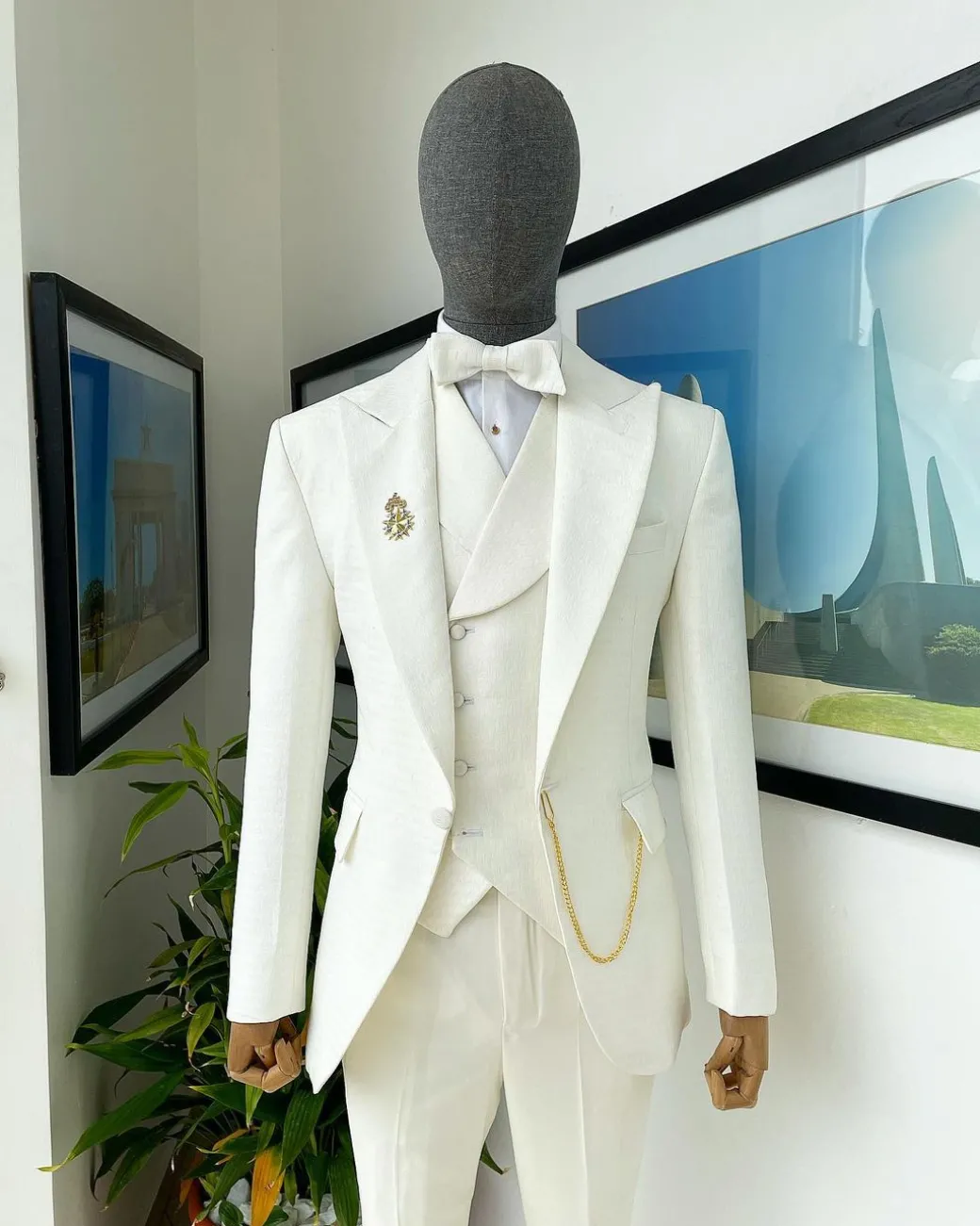 An Ivory white, Peak Lapel, Seamless Geometric Patterns Jacquard Suit