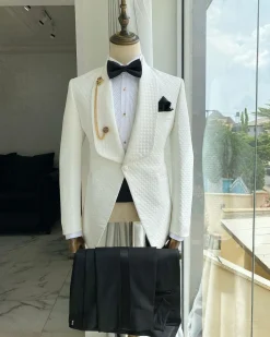 An Ivory White Shawl Lapel Square Patterned Jacquard Tuxedo Suit