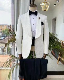 An Ivory White Shawl Lapel Jacquard Tuxedo Suit