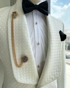 An Ivory White Shawl Lapel Square Patterned Jacquard Tuxedo Suit