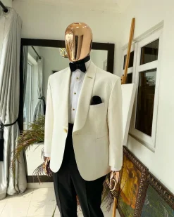 An Ivory White Shawl lapel tuxedo suit