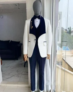An Ivory White Shawl Lapel Square Pattern Jacquard Tuxedo Suit
