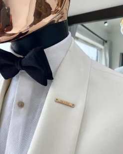 An Ivory White Shawl lapel tuxedo suit