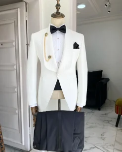An Ivory White Shawl Lapel Square Patterned Jacquard Tuxedo Suit