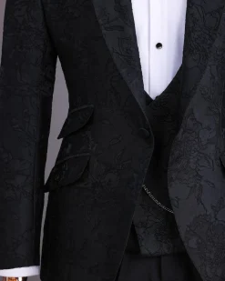 Dispersed Root Floral Black Suit