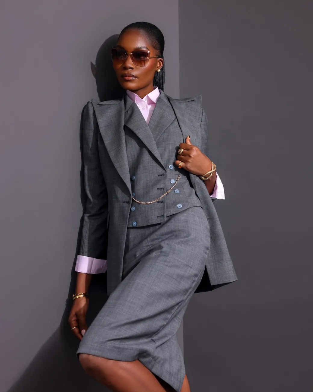 The “AVT12” Suit