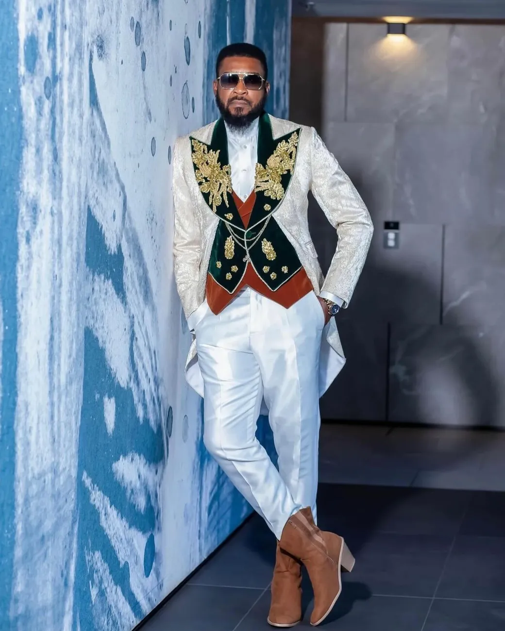 The “Bridgeton” 24 VS 2 Suit