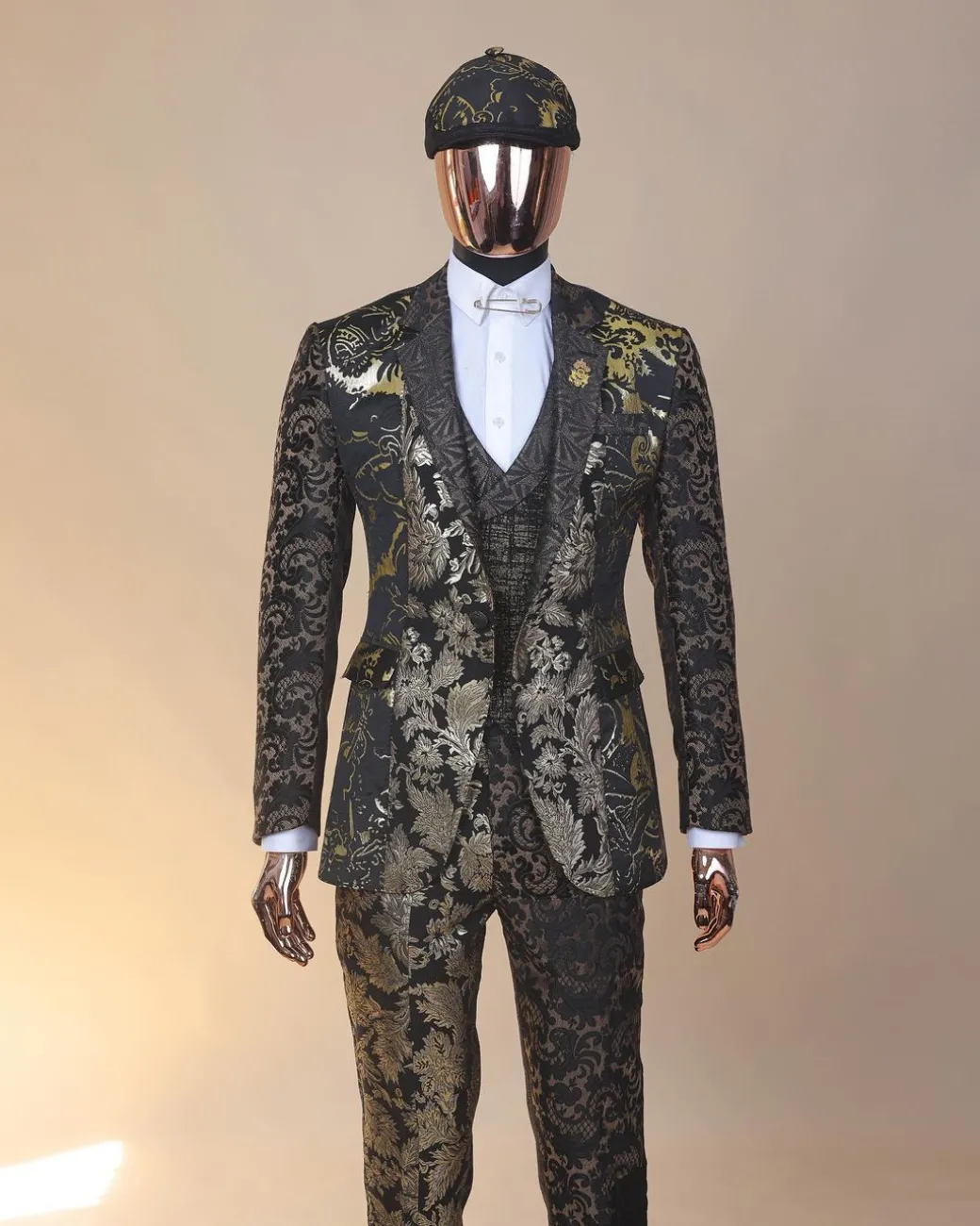 The “gogo” limited edition gold and black mixed jacquard fabric notch lapel metallic jacquard suit