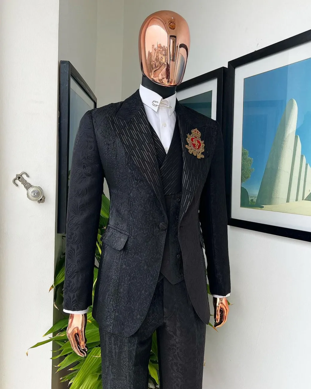 The “gogo” limited edition black mixed jacquard fabric peak lapel metallic jacquard suit