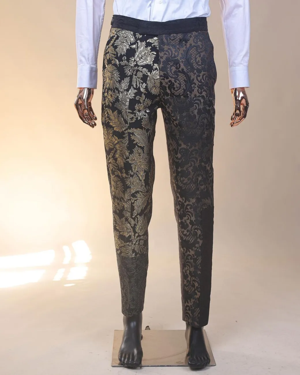 The “gogo” limited edition gold and black mixed jacquard fabric notch lapel metallic jacquard suit