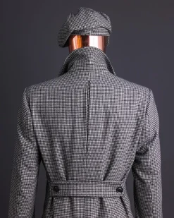 The Gravesend 2 Coat vs 1