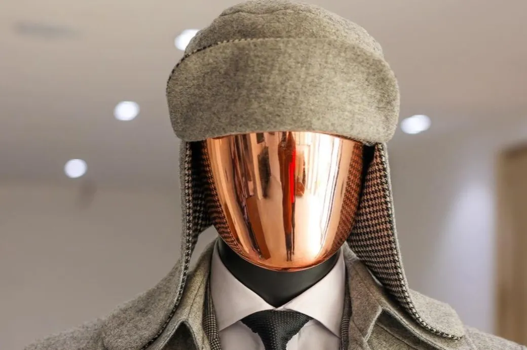 The “Moscow” Hat 2 vs 1