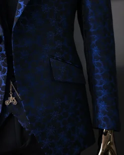 The “Pebble” Suit