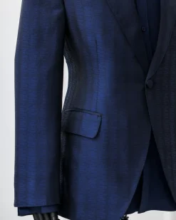 The Unaltered Suit 3 Vs 1