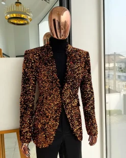 The “Young and Restless” fire orange peak lapel suit